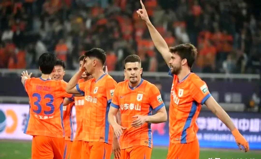 关于中超今年形势暧昧,球队奋力冲击前十的信息 关于中超今年形势暧昧,球队奋力冲击前十的信息