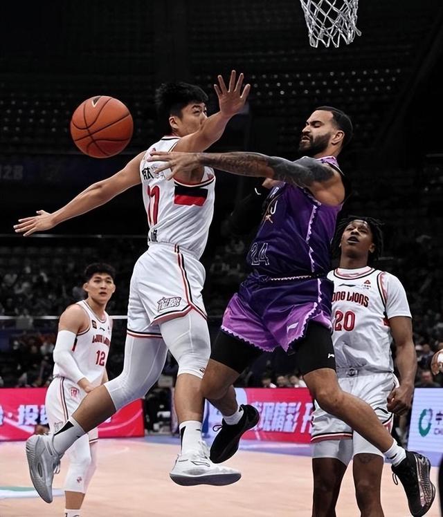 同乐城竞技-广州队主场击败，江苏男篮表现抢眼