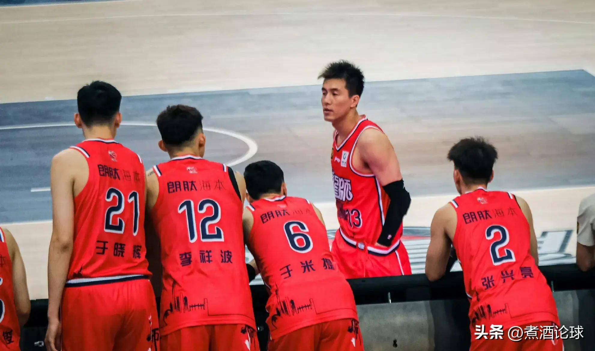 广州队主场击败,江苏男篮表现抢眼 广州队主场击败,江苏男篮表现抢眼