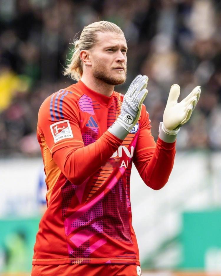 沙尔克主帅面临解雇危机,球队未来蒙上阴影? 沙尔克主帅面临解雇危机,球队未来蒙上阴影?