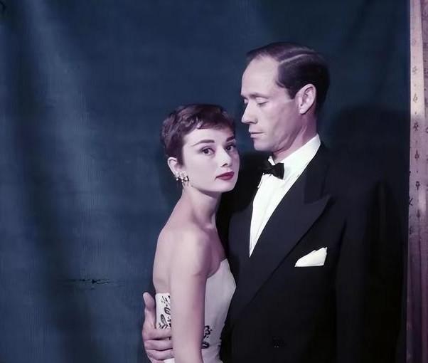 关于泪水与笑声!女足赛场上的情感故事的信息 关于泪水与笑声!女足赛场上的情感故事的信息