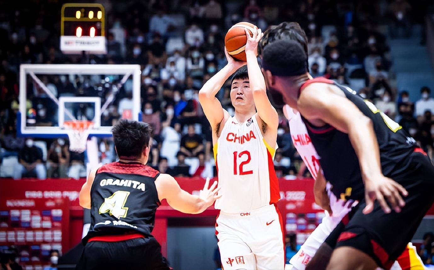 同乐城官方-篮球名将连续砍分，引领球队胜利走向的简单介绍