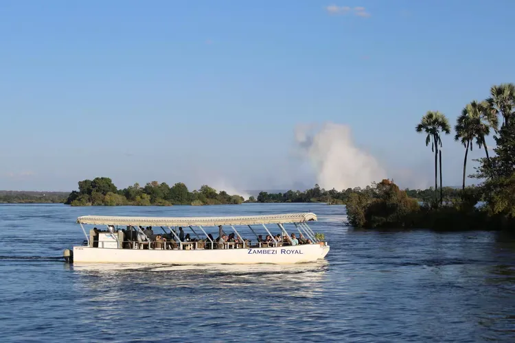 尼日尔国家队在挑战津巴布韦队中获胜 尼日尔国家队在挑战津巴布韦队中获胜